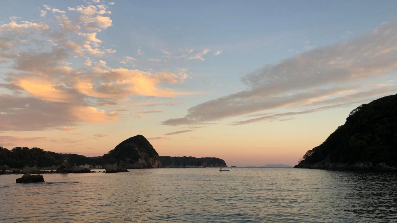 Guesthouse All You Need - All Rooms Have An Ocean View! Shimoda  Eksteriør billede