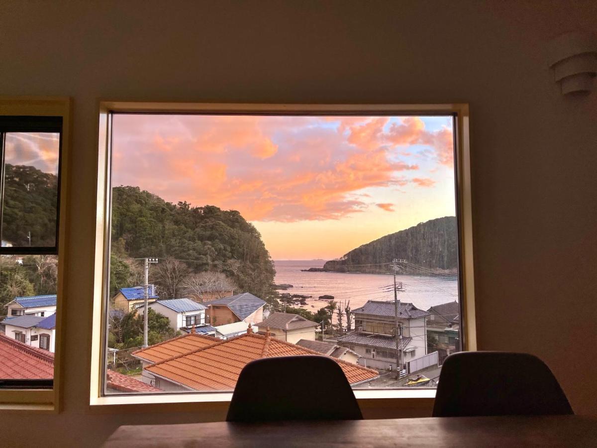 Guesthouse All You Need - All Rooms Have An Ocean View! Shimoda  Eksteriør billede